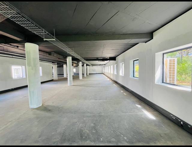 2,200M² OFFICE TO LET IN VORNA VALLEY